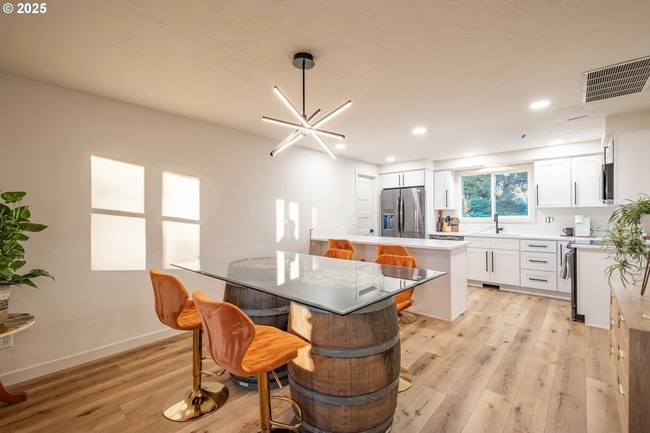 Building Photo - 3bedroom 2bath House