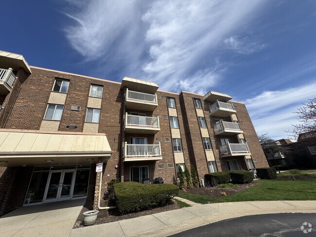 Building Photo - 2423 N Kennicott Dr