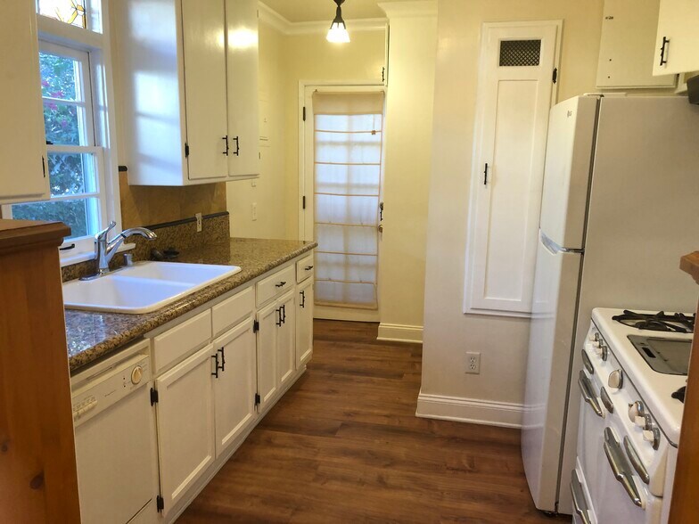 Building Photo - 3120 Colorado Ave