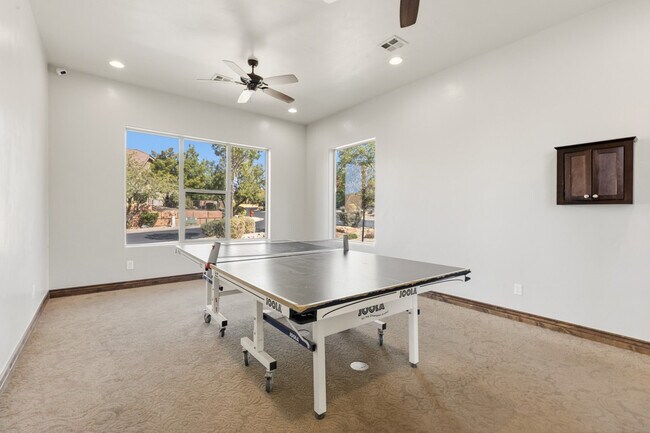 Building Photo - 4221 Torrey Pines Dr