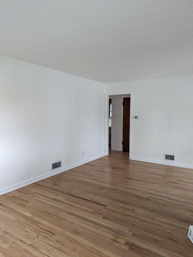 Building Photo - 3529 Dunn Ave