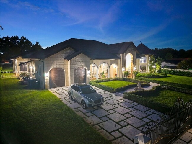 Building Photo - 9815 SW 114th St