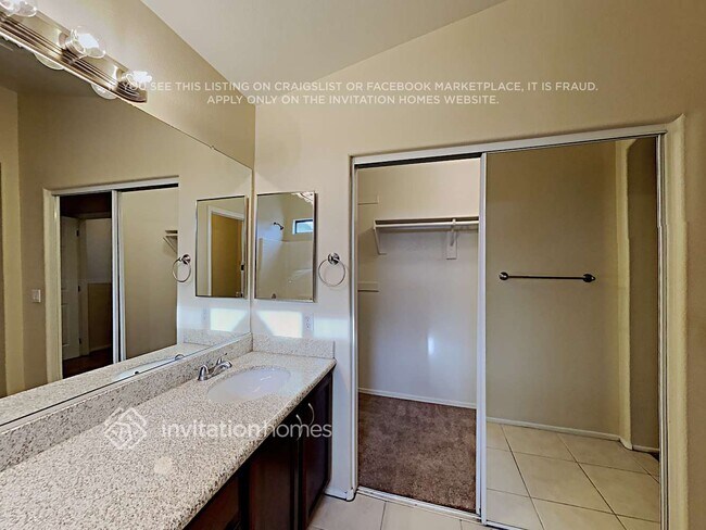 Building Photo - 2145 N 29th Pl