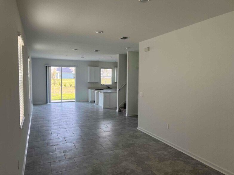 Building Photo - 3141 Laurent Lp