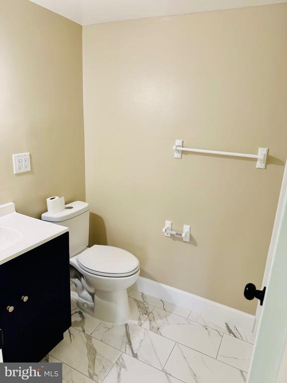 Building Photo - 15712 Dorset Rd