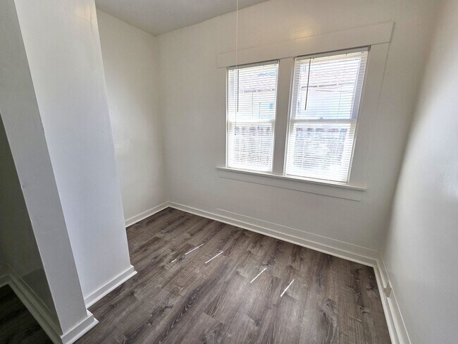 Building Photo - 345 W Kanai Ave