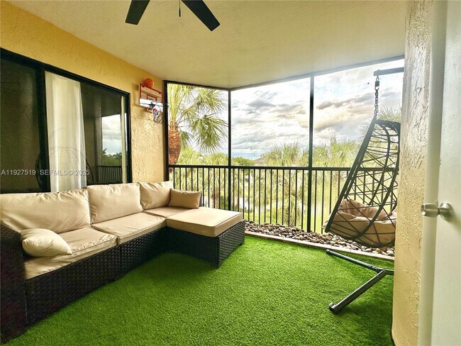 Building Photo - 3470 Foxcroft Rd