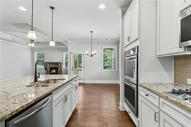 Building Photo - 5985 Carruth Lake Dr
