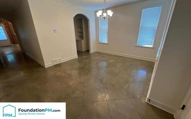 Building Photo - 764 Echles St