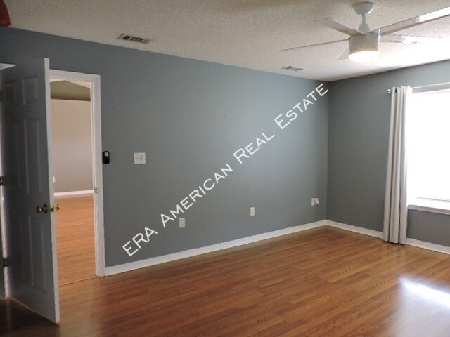 Building Photo - 9971 Parker Lake Cir