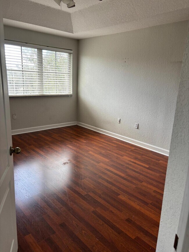 Building Photo - 1118 Shoma Dr