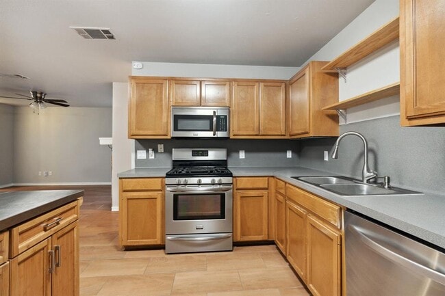 Building Photo - 2907 Kestrel Dr