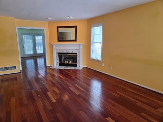 Building Photo - Beautiful Home Available in Evian!