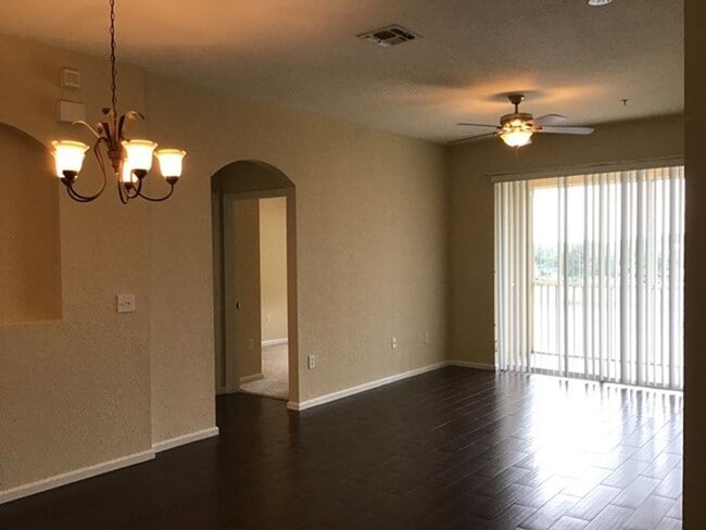 Building Photo - 6240 Contessa Dr