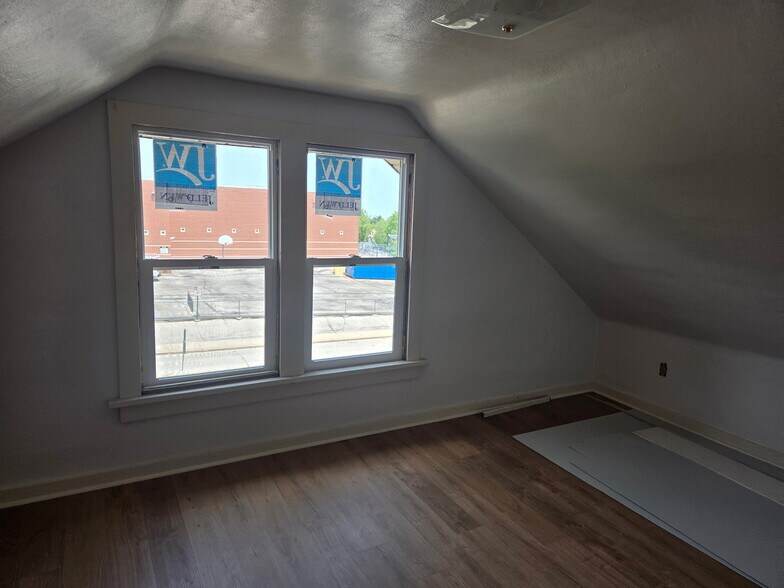Building Photo - 3637 E Allerton Ave