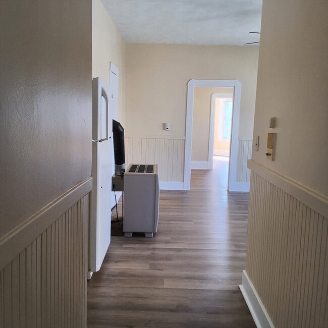 Building Photo - 98 County St