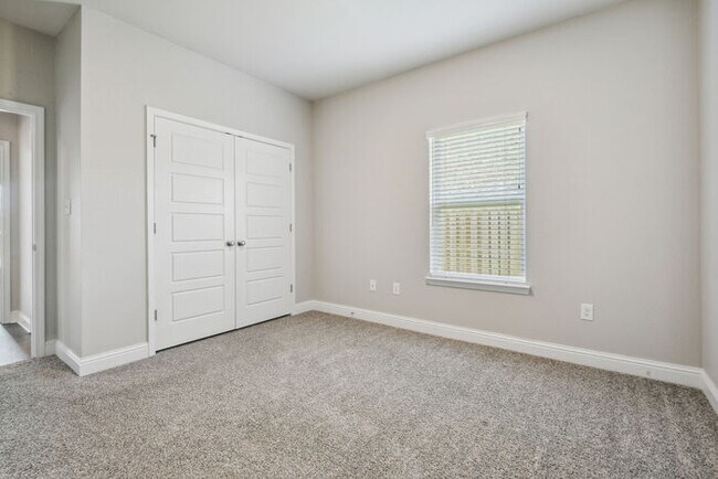 Building Photo - 3055 Sea Oats Dr