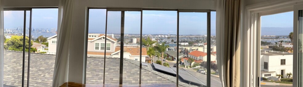 Building Photo - 3312 Avenida de Portugal