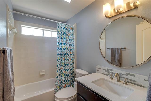 Building Photo - 18 Greenleaf Dr