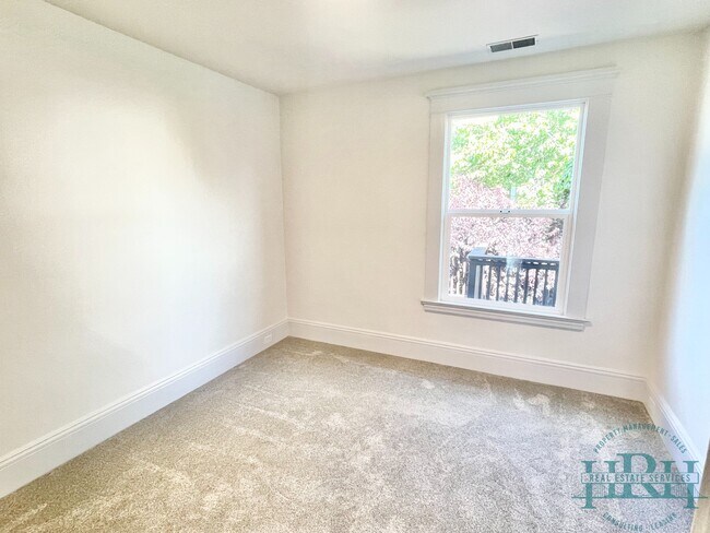 Building Photo - 330 23rd Ave