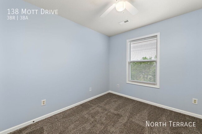 Building Photo - 138 Mott Dr