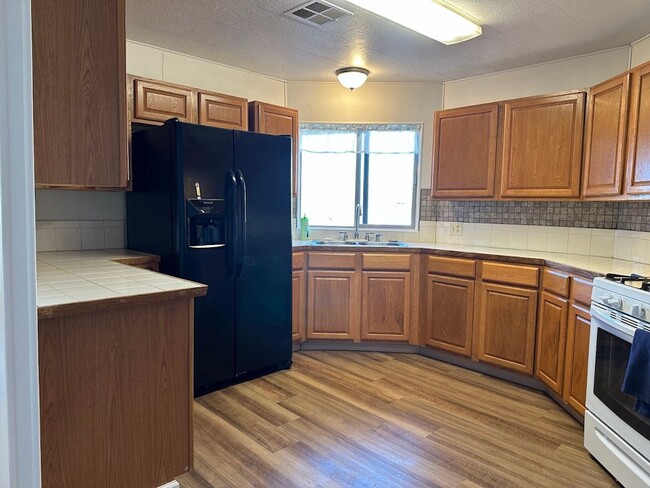 Building Photo - Well maintained mobile home in Cottonwood