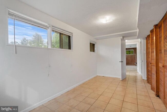 Building Photo - 6318 Willowood Ln