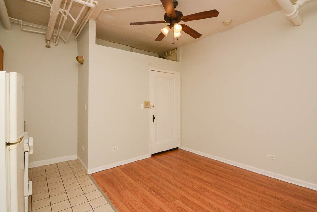 Building Photo - 2849 N Burling St