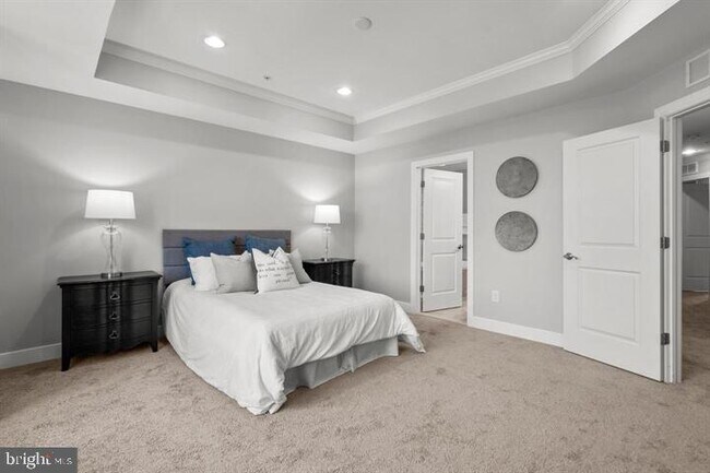 Building Photo - 722 Crown Park Ave