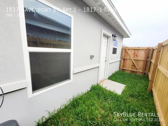 Building Photo - 1817 Davenport St