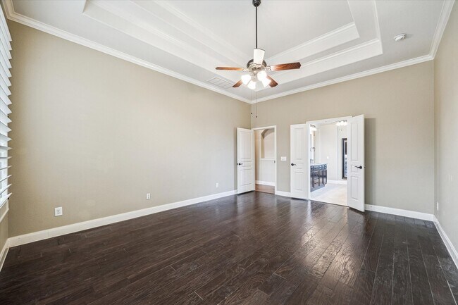 Building Photo - 5902 Chatham Cove