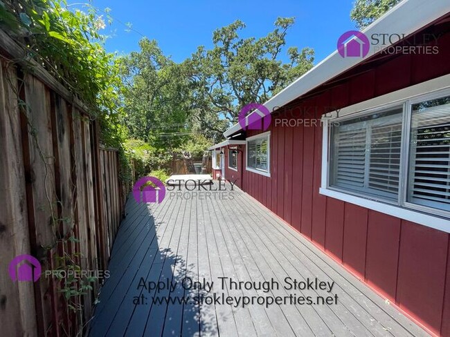 Building Photo - 149 Alegra Ln