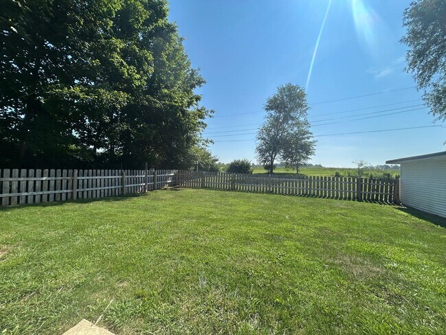 Building Photo - Cambridge City! Updated 3 Bedroom 1 Bathro...