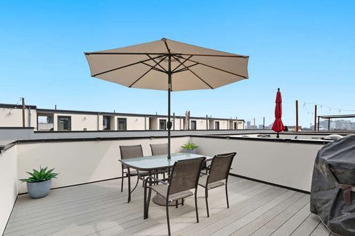 Building Photo - Modern City Living Near Downtown Denver Av...