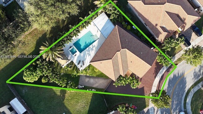 Building Photo - 3461 SE 1st St