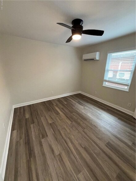 Building Photo - 9654 Selby Pl