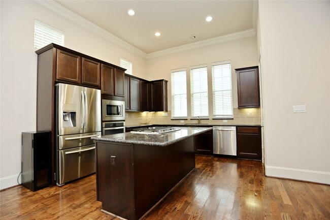 Building Photo - 3226 McKinney St