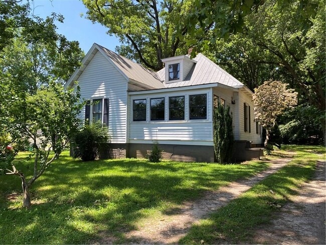 Primary Photo - 101 1st Ave NW