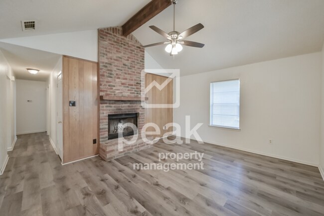 Building Photo - $1,510! 2Bed/2Bath duplex in Arlington! Apply by 12/24 to SAVE $650