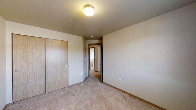 Building Photo - Clean Home with Lots of space ready to be your Home!