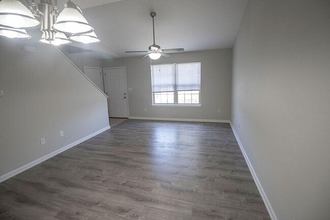 Building Photo - 1405 Greensboro Dr