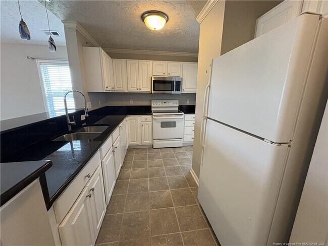 Building Photo - 3330 Harbour Pointe Pl