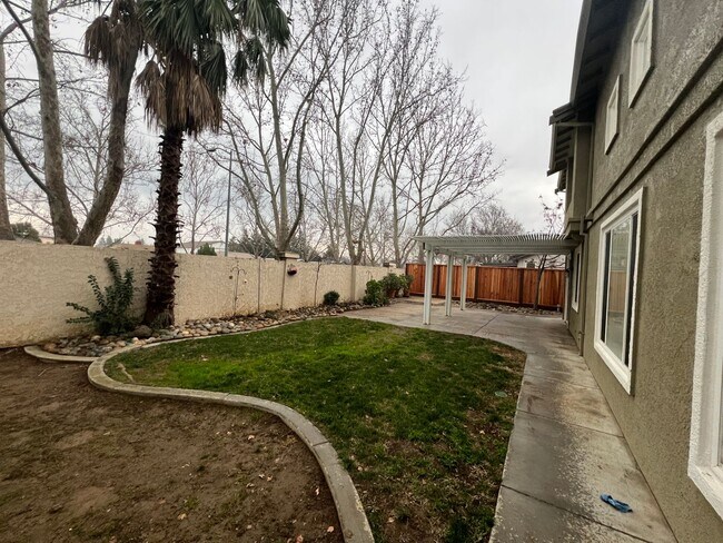 Building Photo - COMING SOON! AVAILABLE 02/01/2026! IMMACULATE BRENTWOOD GARIN RANCH 4-BEDROOM RENTAL!