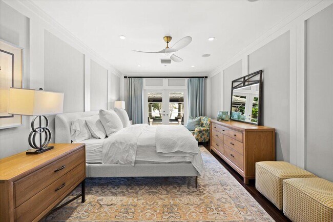 Building Photo - 1313 E Lake Dr