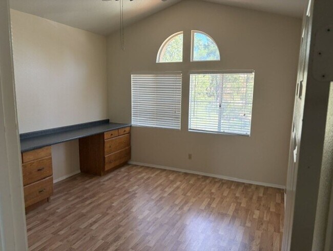 Building Photo - 30978 Riverton Ln