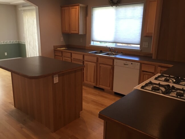 Building Photo - 3BD/2.5BA Harvest Creek Single Family Home