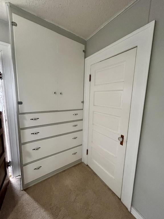 Building Photo - 625 Rudd Ave