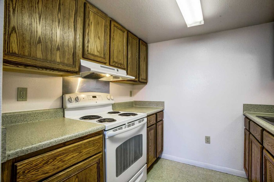 Kitchen - 330 W Court St