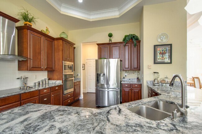 Building Photo - "Charming 3 Bed, 2.5 Bath Rental in Blufft...