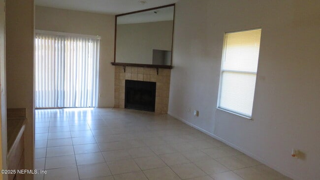 Building Photo - 1454 Gifford Ave